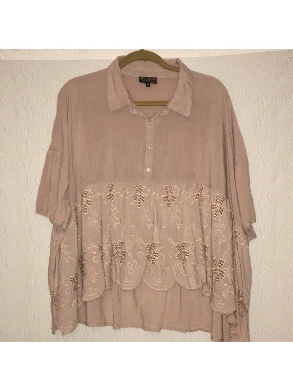 J GEE Boho Eyelet Embroidered Floral High Low Short Sleeve Blouse